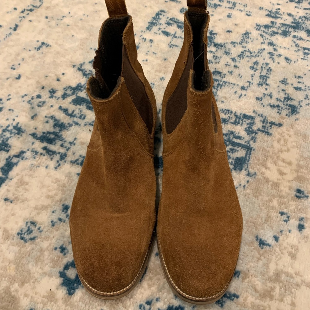 Crevo Chelsea suede boots size 9